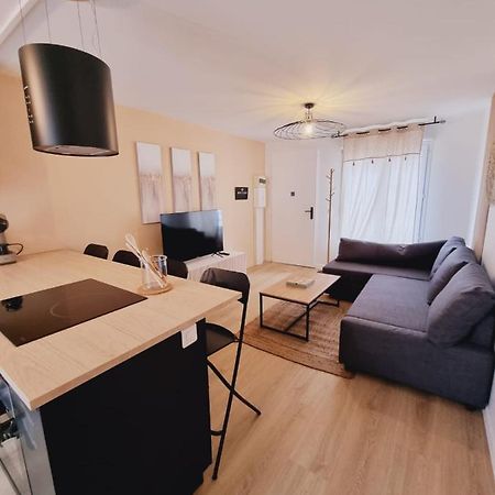 Duplex Neuf Centre Ville Avec Parking Neauphle-le-Château Eksteriør bilde