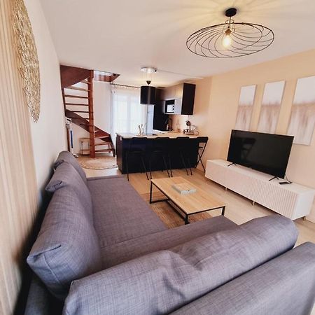 Duplex Neuf Centre Ville Avec Parking Neauphle-le-Château Eksteriør bilde
