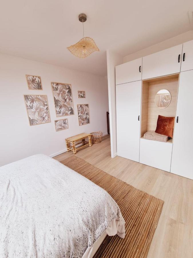 Duplex Neuf Centre Ville Avec Parking Neauphle-le-Château Eksteriør bilde
